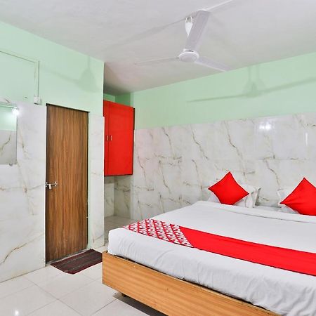 Oyo 24833 Hotel Silver Daman Exteriér fotografie