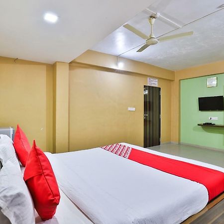 Oyo 24833 Hotel Silver Daman Exteriér fotografie