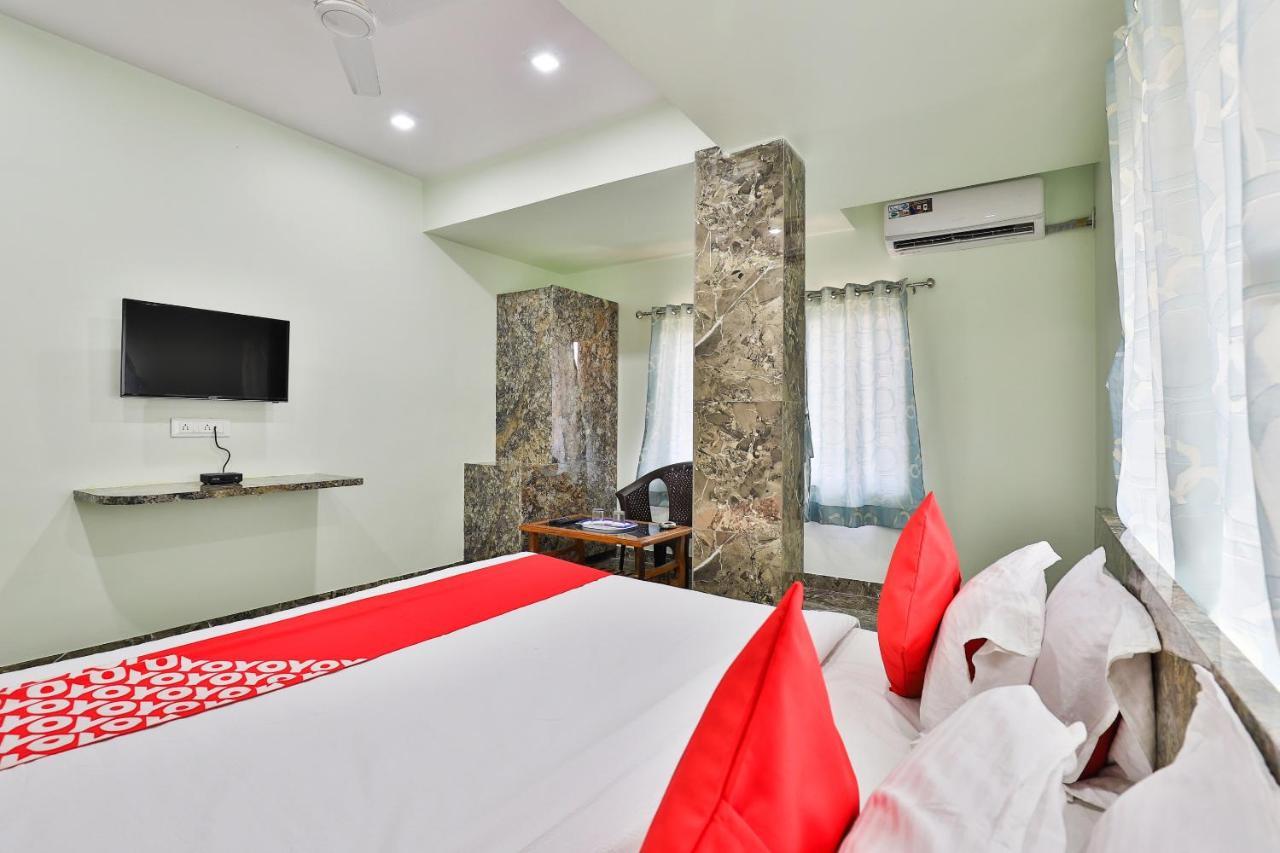 Oyo 24833 Hotel Silver Daman Exteriér fotografie