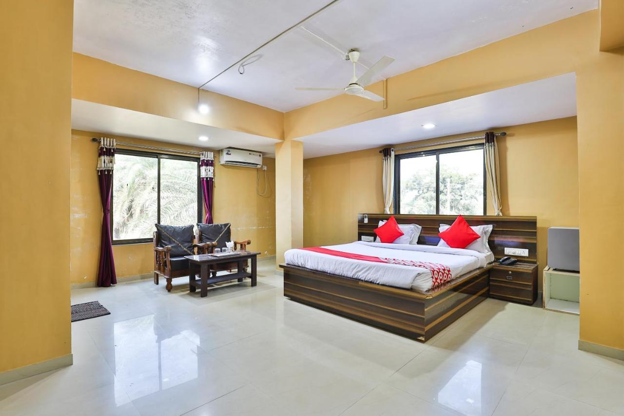 Oyo 24833 Hotel Silver Daman Exteriér fotografie