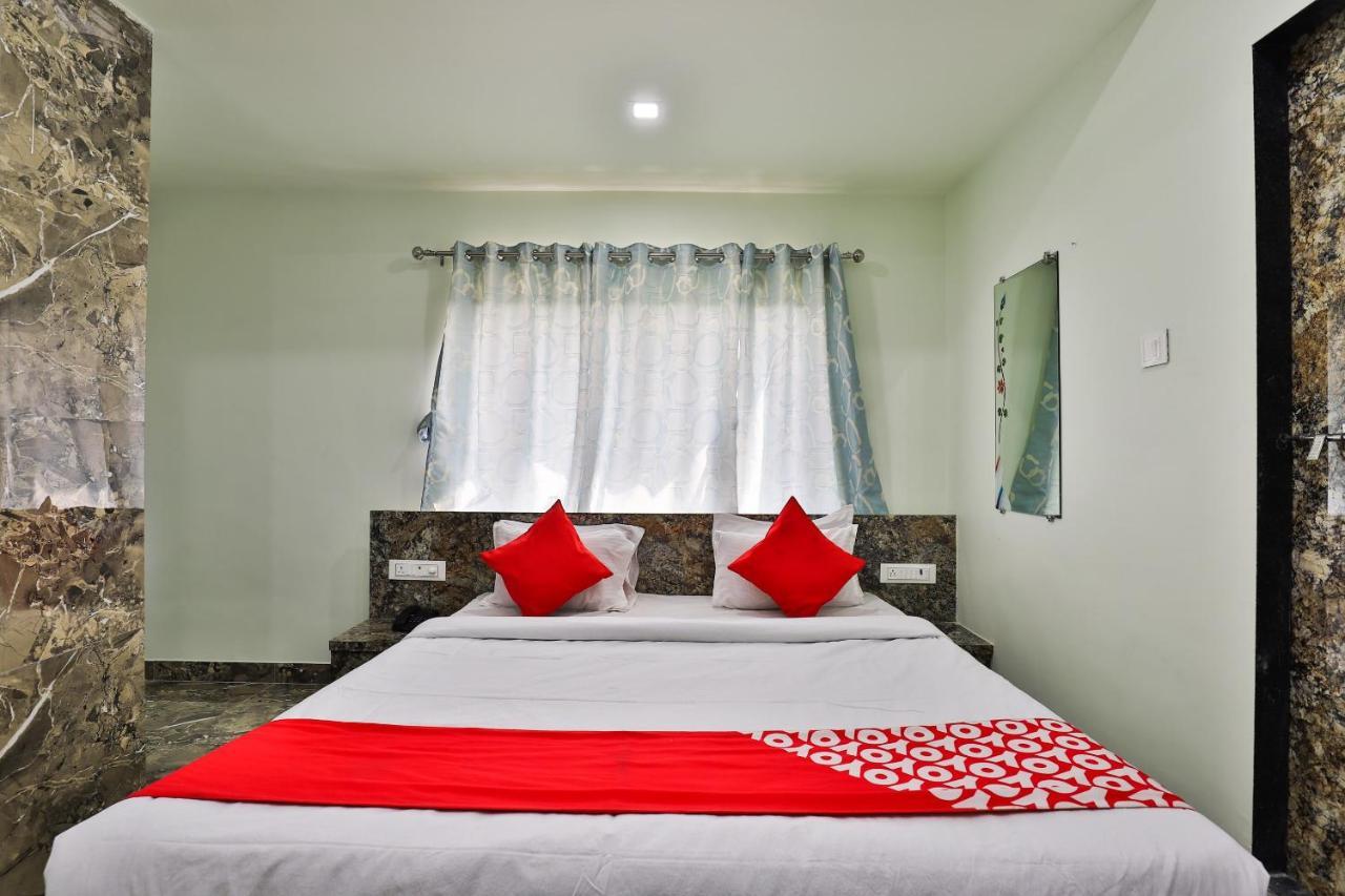 Oyo 24833 Hotel Silver Daman Exteriér fotografie