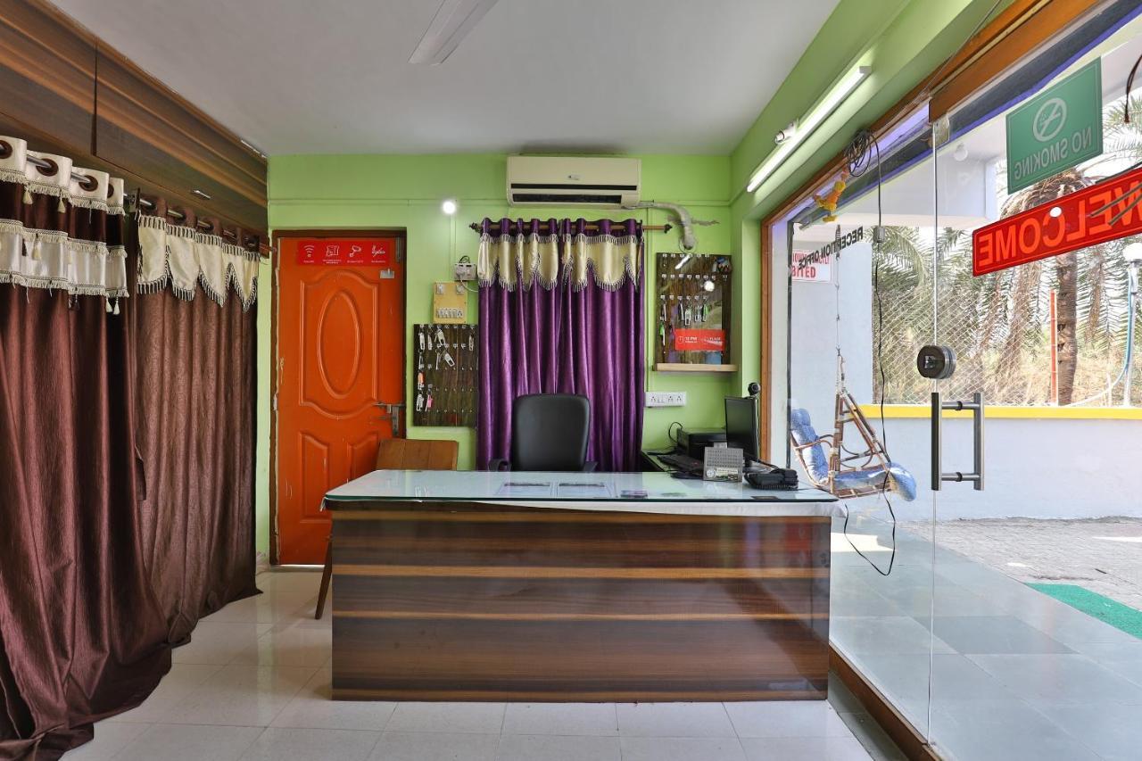 Oyo 24833 Hotel Silver Daman Exteriér fotografie