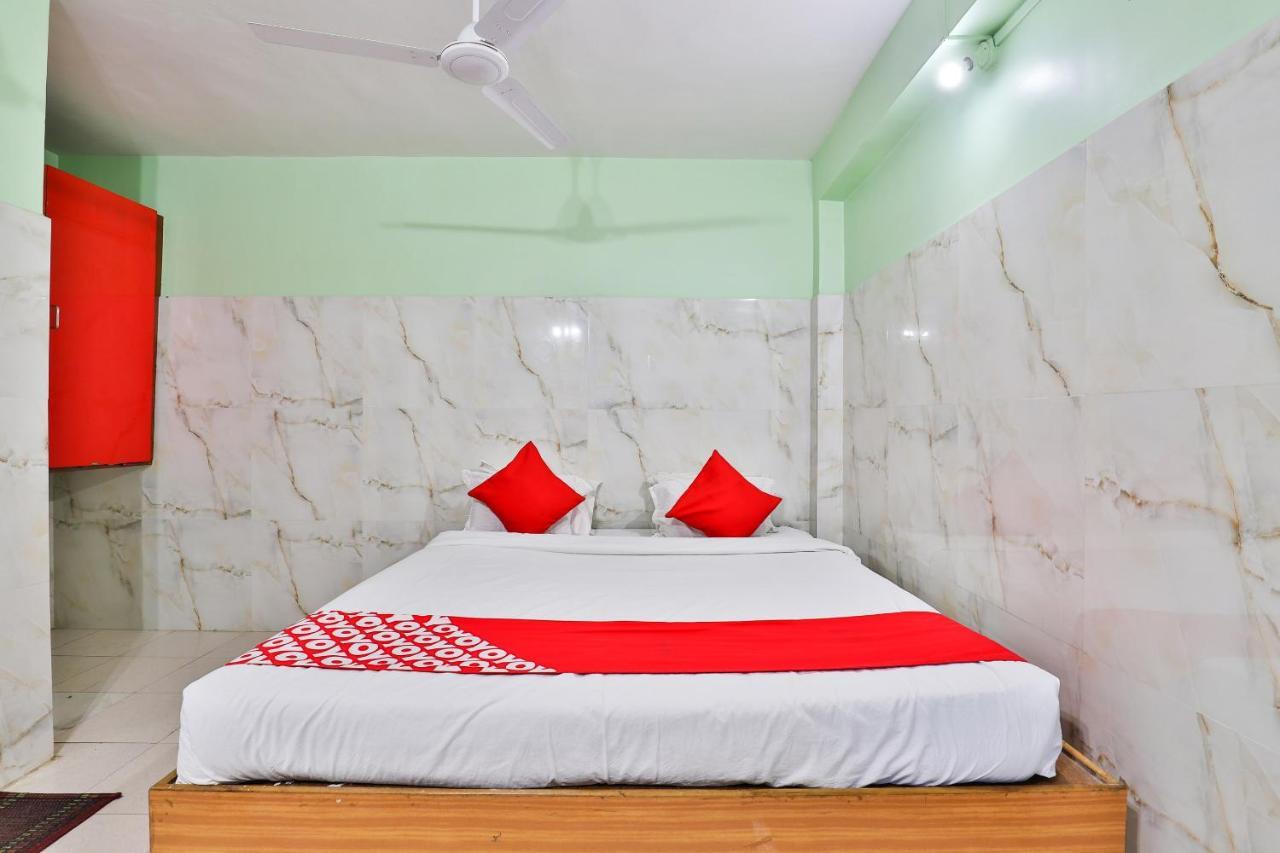 Oyo 24833 Hotel Silver Daman Exteriér fotografie