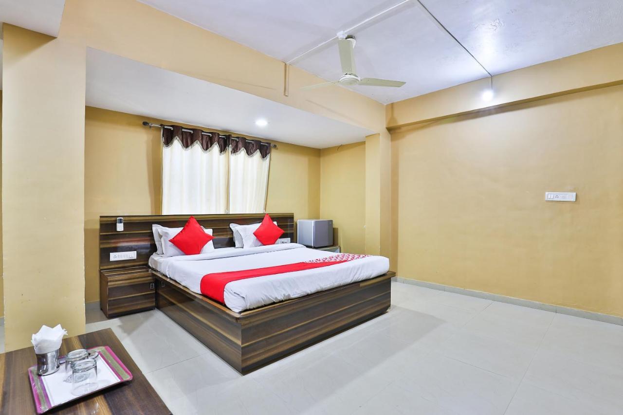 Oyo 24833 Hotel Silver Daman Exteriér fotografie