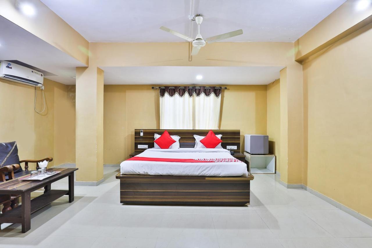 Oyo 24833 Hotel Silver Daman Exteriér fotografie
