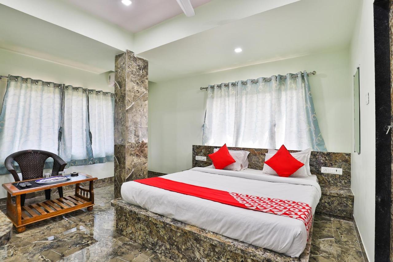 Oyo 24833 Hotel Silver Daman Exteriér fotografie