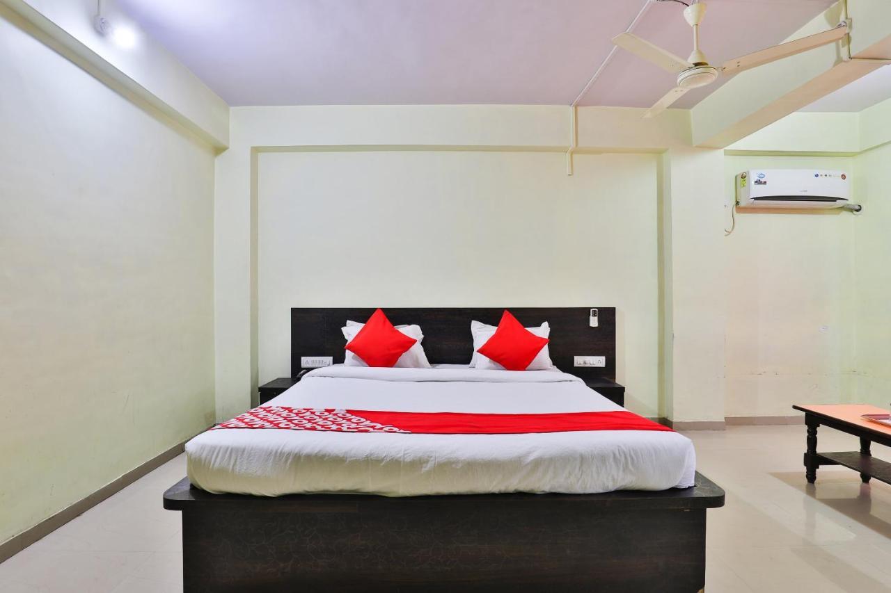 Oyo 24833 Hotel Silver Daman Exteriér fotografie