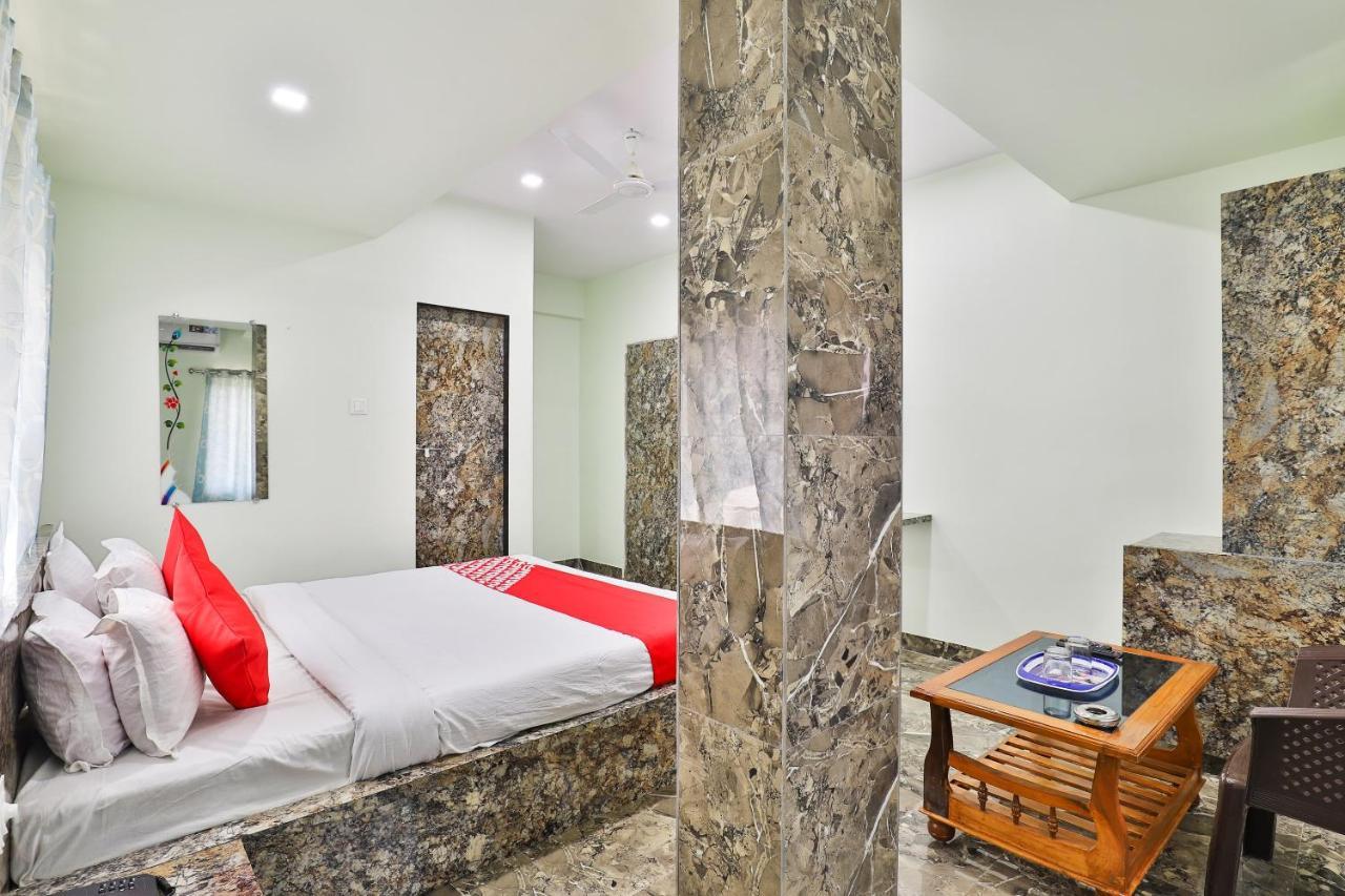 Oyo 24833 Hotel Silver Daman Exteriér fotografie