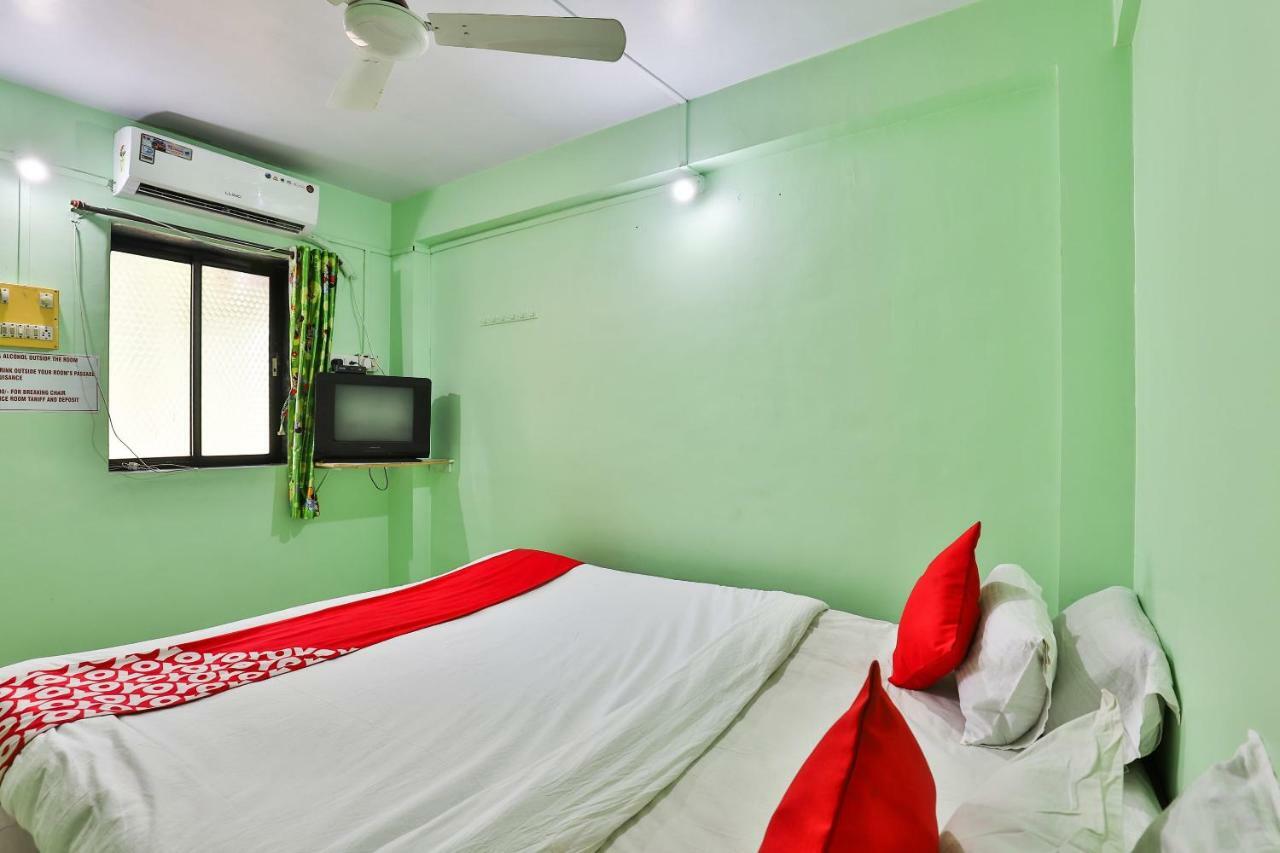 Oyo 24833 Hotel Silver Daman Exteriér fotografie